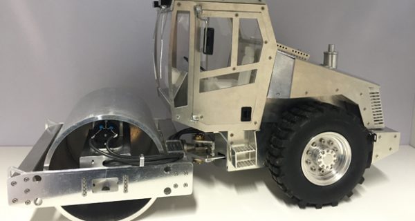 Walzenzug mit Vibrationsfunktion von Funktionsmodellbau Brückner